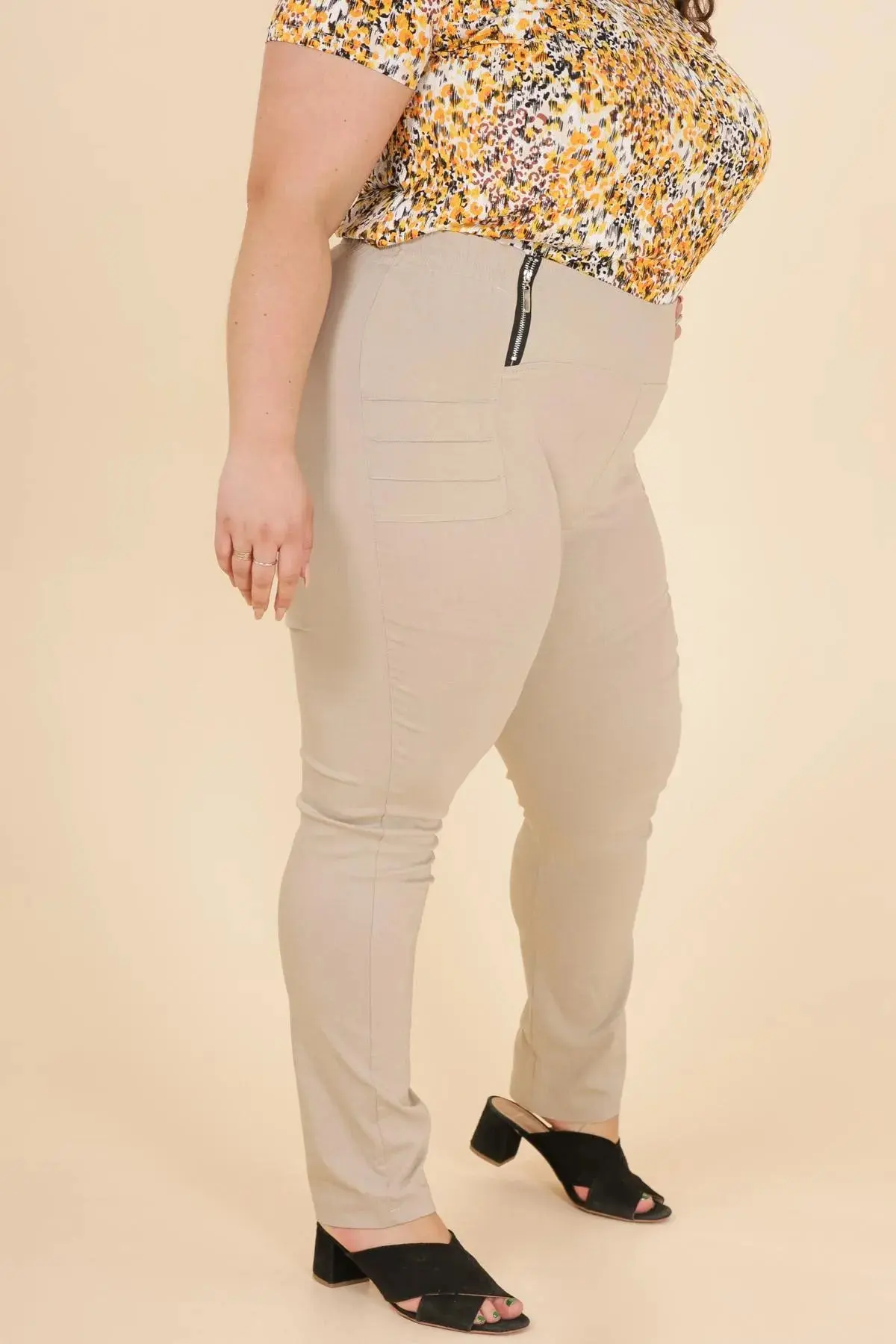 Pantalon Stretch Beige- Taille Haute – Image 4